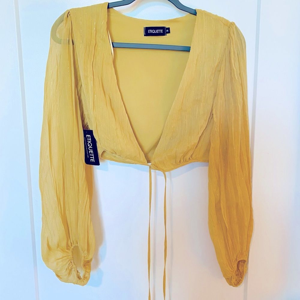 Beautiful crop Spring Blouse.
